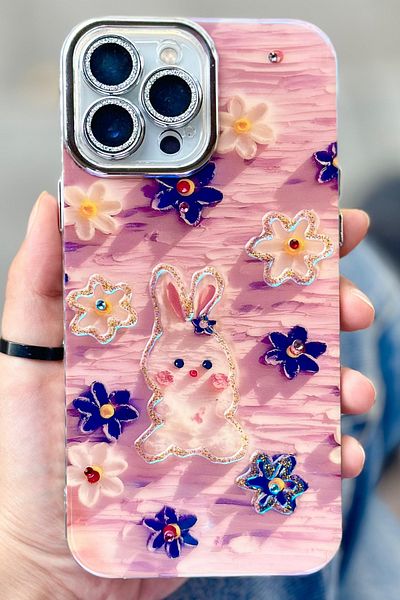 Vip Case طلاء ثلاثي الأبعاد أنيق ولامع متوافق مع هاتف iPhone 14 Pro Max مع حماية ذاتية للعدسة على شكل زهرة