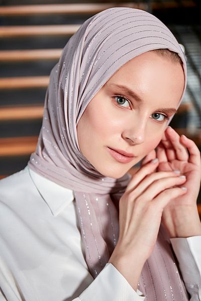 Scarf Σάλι σιφόν με ασημί γκλίτερ σε χρώμα βιζόν
