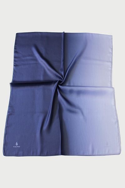 Valino Βραδινό φόρεμα με μοτίβο Indigo Gradient και κρυστάλλινο σάλι