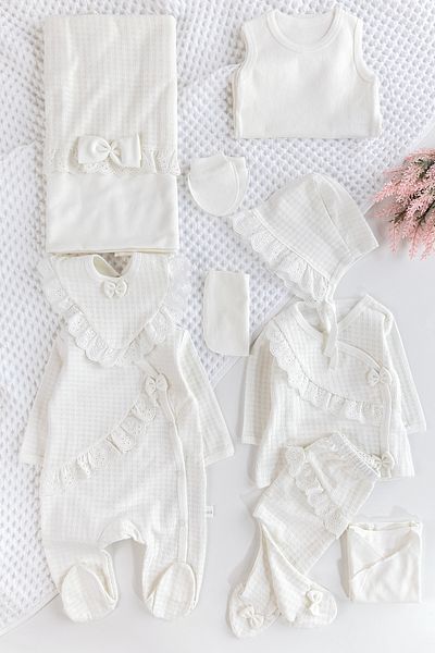 Babymod 10-Piece Patterned Scalloped Baby Girl Hospital Discharge Set