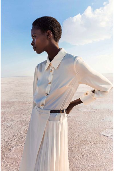 KAMEYA Cream Colored Skirt with Waist and Pleat Detail