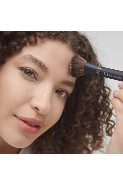 SEPHORA COLLECTION 01 Foundation Brush - Intuitive Application, Flawless Result
