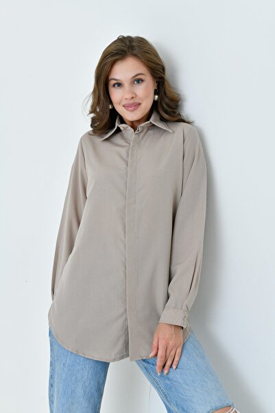 enmodaiçgiyim Sötétbézs Basic hosszú női ing – kényelmes szabású, bő, zsebek nélkül, tömör, mindennapi és irodai kombinációkhoz