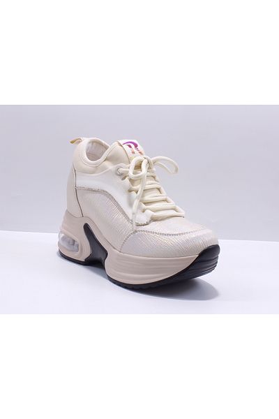 Guja 24K300-2 - حذاء رياضي بنعل عريض وتفاصيل حجرية (مقاس 1 - صغير)