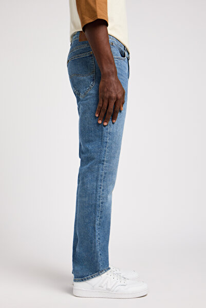 Lee Daren Zip Fly – Country Road Model Sweatshirt