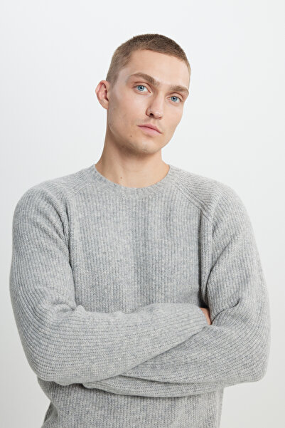 ALTINYILDIZ CLASSICS Grauer Herren-Strickpullover aus Melange-Wolle mit normaler Passform und Rundhalsausschnitt