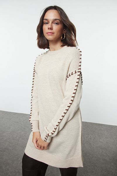 Trendyol Modest Strickpullover mit Stickereien in Kamelsteinoptik - TCTAW25AK00052