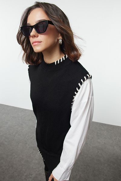 Trendyol Modest Strickpullover - Schwarz mit Nähten TCTAW25UV00014