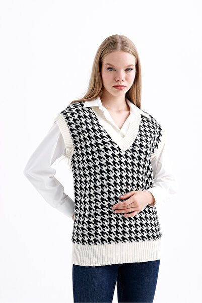 P&B White V-neck Oversize Knitwear Women's Sweater - Goose Feet