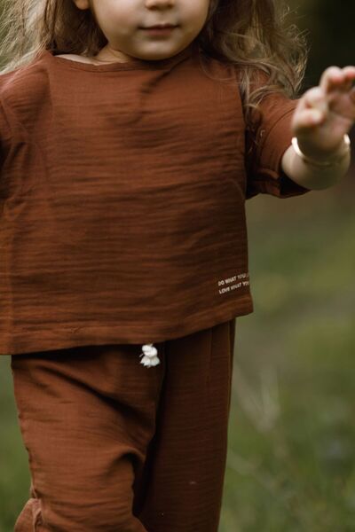 Lalia Luka Muslin Unisex Brown Children's Top and Bottom Set