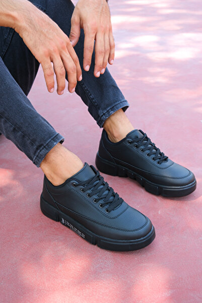 Riccon Schwarze Herren-Sneakers 0012X20