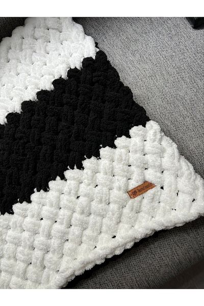 Meltem's Bjk Puffy Fan Blanket - Comfortable Cut