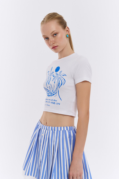 Quzu Tricou Crop Alb - Detaliat cu imprimeu palmier