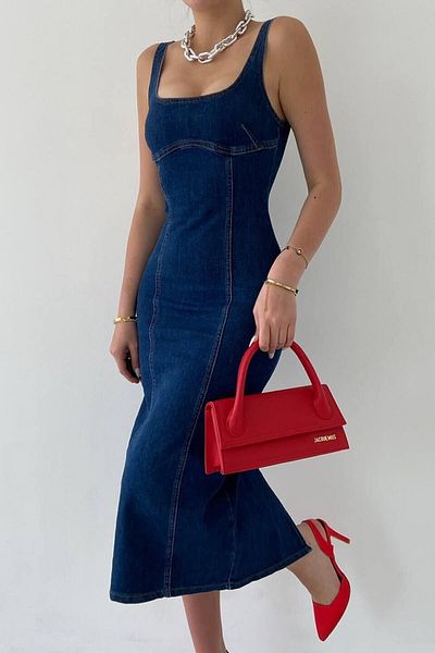 WOWBUTİK Damen Slim-Fit Dunkelblaues Trend-Jeans-Träger-Midi-Premium-Denim-Kleid mit Schlitz