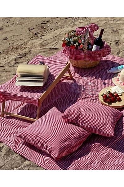 KaHoCo Red Pitikareli Picnic Set with Basket Picnic Cloth (SERVICE COFFEE NOT INCLUDED.)
