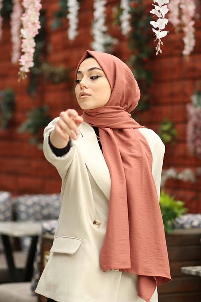 Organic Hijab Cotton Crash Jazz Shawl Model - Dusty Rose