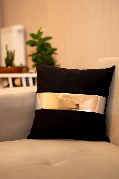 Rayda Home Decorative Black and Silver Shiny Leather Detailed Velvet Throw Pillow Case Luna 40*40 Cm