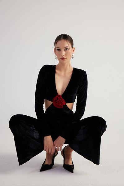 HOLLY LOLLY Floral Detailed Spanish Leg V-neck Low-cut Long Sleeve Samara Jumpsuit Black