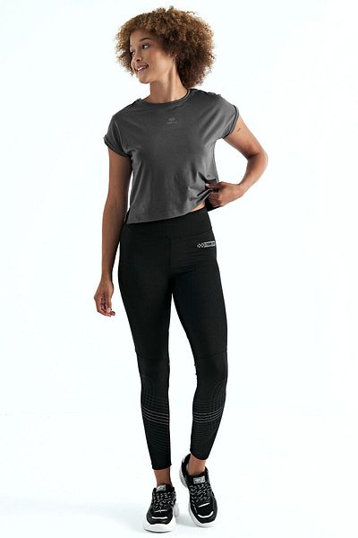 TOMMY LIFE Dark Gray O-Neck Logo Printed Oversize Women's Crop T-Shirt - 97262