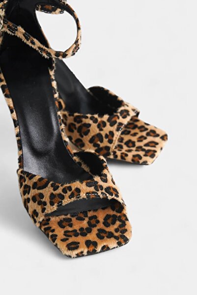 SAYL Siyah Leopar Desenli Bilekten Bağlamalı Stiletto