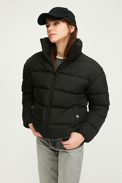 QAWWA Women's Black Fiber Filled Windproof Hooded Winter Coat