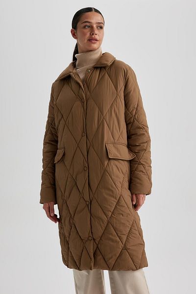 DeFacto Wasserdichter, gesteppter, langer, dünner Parka mit Relax-Fit-Passform A1937ax23au