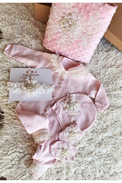 çiğdem kaya design Baby Girl Hospital Discharge Set with Lace and Pearl Blanket