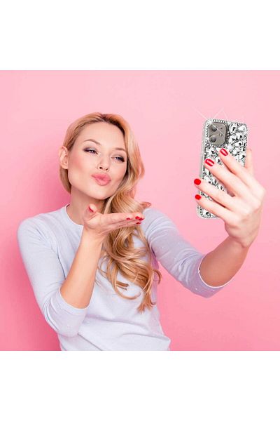 OSG حافظة هاتف فاخرة فاخرة متوافقة مع هاتف iPhone 16 باللون الفضي مع حجر متدلي