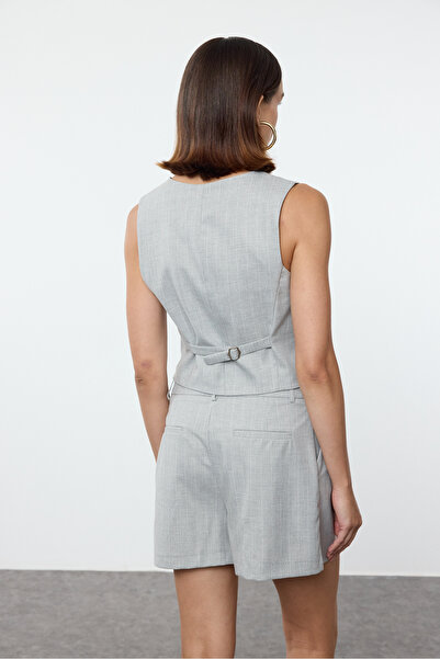 Trendyol Collection Šedá proužkovaná vesta/krátká tkaná běžná vesta Twoaw25Ye00076