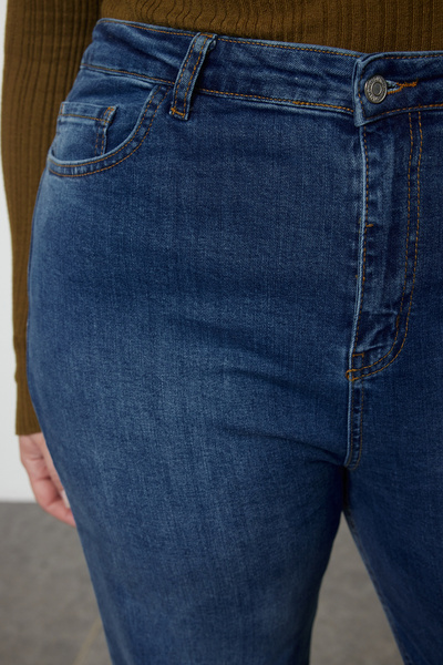 Trendyol Curve Modré džíny velké velikosti s vysokým pasem a širokými nohavicemi Tbbaw25Cj00022