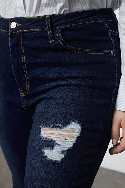 Trendyol Curve Sötétkék magas derekú szakadt részletek, rugalmas vékony farmernadrág TBBSS22JE0187