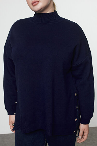 Trendyol Curve Pulover de tricotaj albastru bleumarin cu gât - Detaliu nasturi TBBAW24AN00076