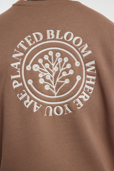 Trendyol Collection Φούτερ με φλις εσωτερικά κεντημένο καφέ υπερμεγέθη/φαρδύ φούτερ TMNAW25AO00009