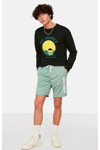 Trendyol Collection Mintfarbene Shorts mit geometrischem Aufdruck in mittlerer Größe – Normale Schnittform TMNSS21SR0137