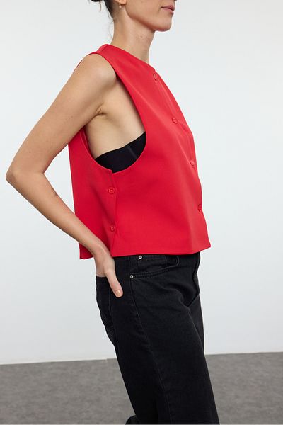 Edit by Trendyol Rote gewebte Regular-Crop-Weste mit Rundhalsausschnitt TEDSS24YE00002