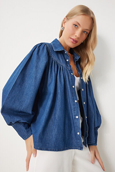Happiness İstanbul Kadın Koyu Mavi Balon Kollu Denim Gömlek RH00030