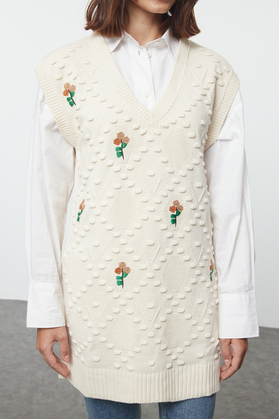 Trendyol Modest Пуловер от трикотаж с шарени каменни цветя - TCTAW25UV00011