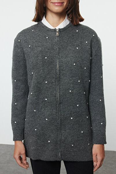 Trendyol Modest Detailní pletený svetřík se zipem z šedého kamene - Tctaw25Th00021