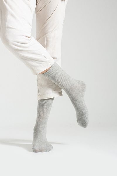 Socks Here Gray Patternless Men's Sports Socks