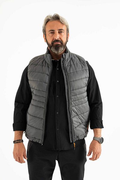 Longberg Men's Quilted Vest - Stand Collar and Zipper Detail
