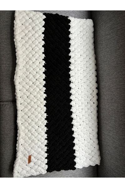 Meltem's Bjk Puffy Fan Blanket - Comfortable Cut