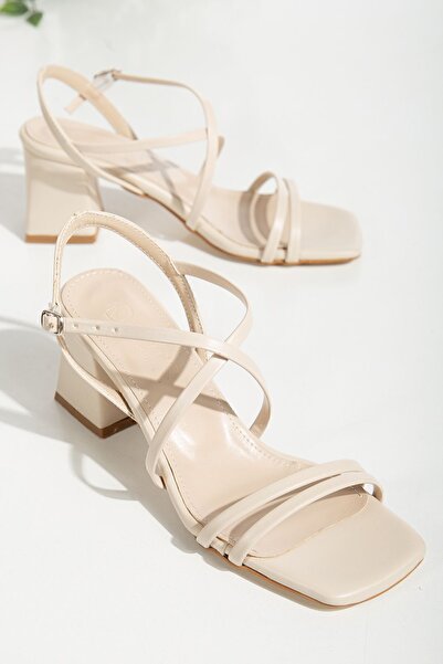 Fintas صنادل نسائية - كعب وحزام متقاطع