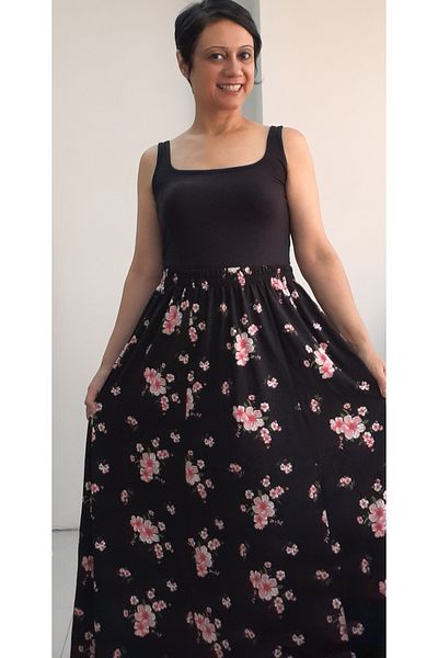 Mertcan Butik 6 τεμάχια χτενισμένη βισκόζη φούστα - μαύρη, ροζ λουλούδι και ελαστική μέση
