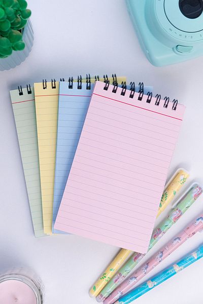 Dream Notes مجموعة دفتر ملاحظات مكونة من 4 قطع ملونة - 9x15 سم، 50 ورقة دفتر ملاحظات للمدرسة