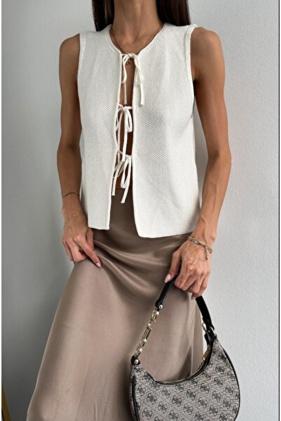 fujya Women's Unit Closure Cotton White Knitwear Vest