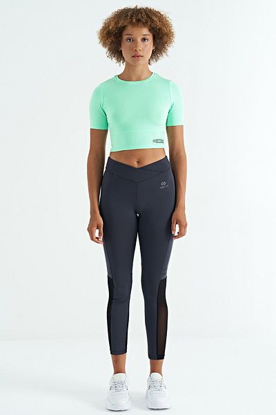 TOMMY LIFE Water Green Low-cut Back Standard Fit O-Neck Women's Crop T-Shirt - 97265