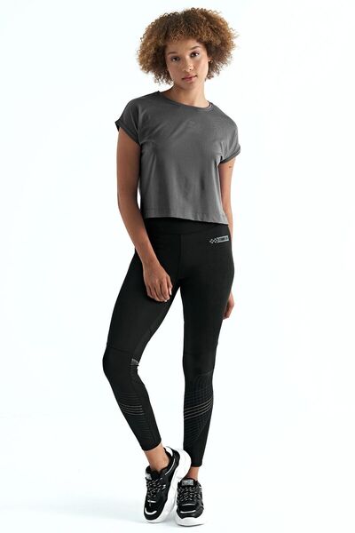 TOMMY LIFE Σκούρο γκρι λογότυπο O λαιμό τυπωμένο υπερμεγέθη γυναικείο T-shirt - 97262