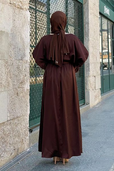 Bym Fashion Σετ Abaya με Φόρεμα με Κεντημένη Πέτρα σε Σκούρο Καφέ - 3860