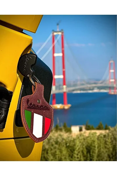 OttoAngelino Genuine Leather Vespa Keychain - Special Italian Flag Colored for Vespa Enthusiasts