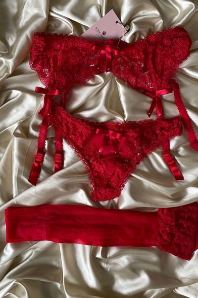 İntive Lingerie Intive Triple Set-Garter, Thong, Stockings